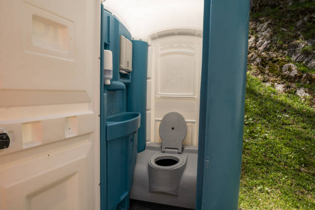 Best Portable restroom trailer rental  in Newport, VT